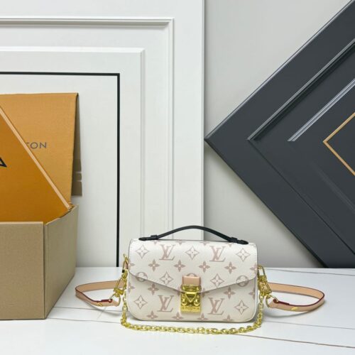 Alternative view of Louis Vuitton Pochette Métis East West Monogram Canvas 21Cm M46914