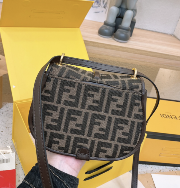 FENDI C'MON SMALL BROWN FF JACQUARD FABRIC BAG 20CM 8BS082AQ08F1MJE - Image 8
