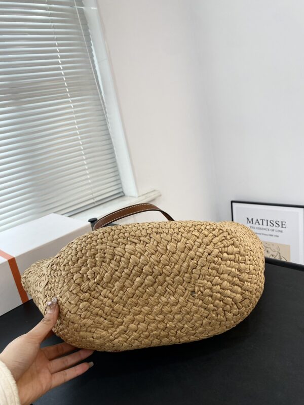 CELINE TRIOMPHE PANIER IN RAFFIA AND LEATHER TAN 31CM - Image 10