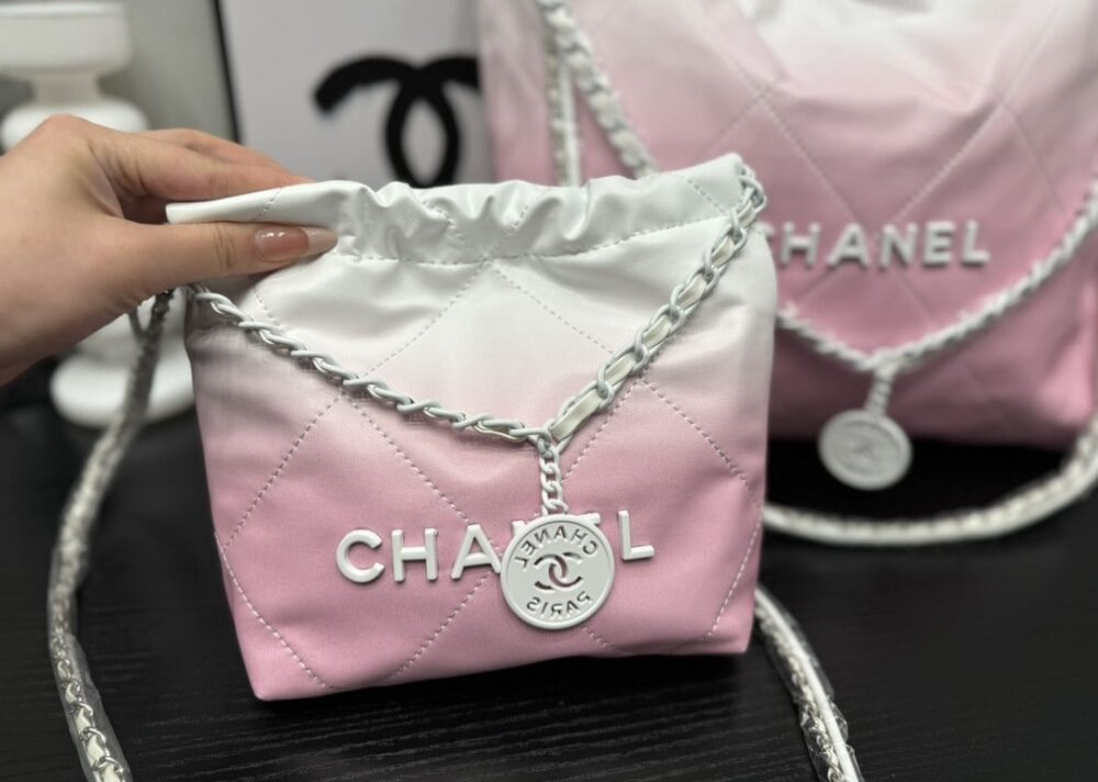 CHANEL 22 MINI HANDBAG PATENT GRADIENT LEATHER PINK 20CM - Image 2