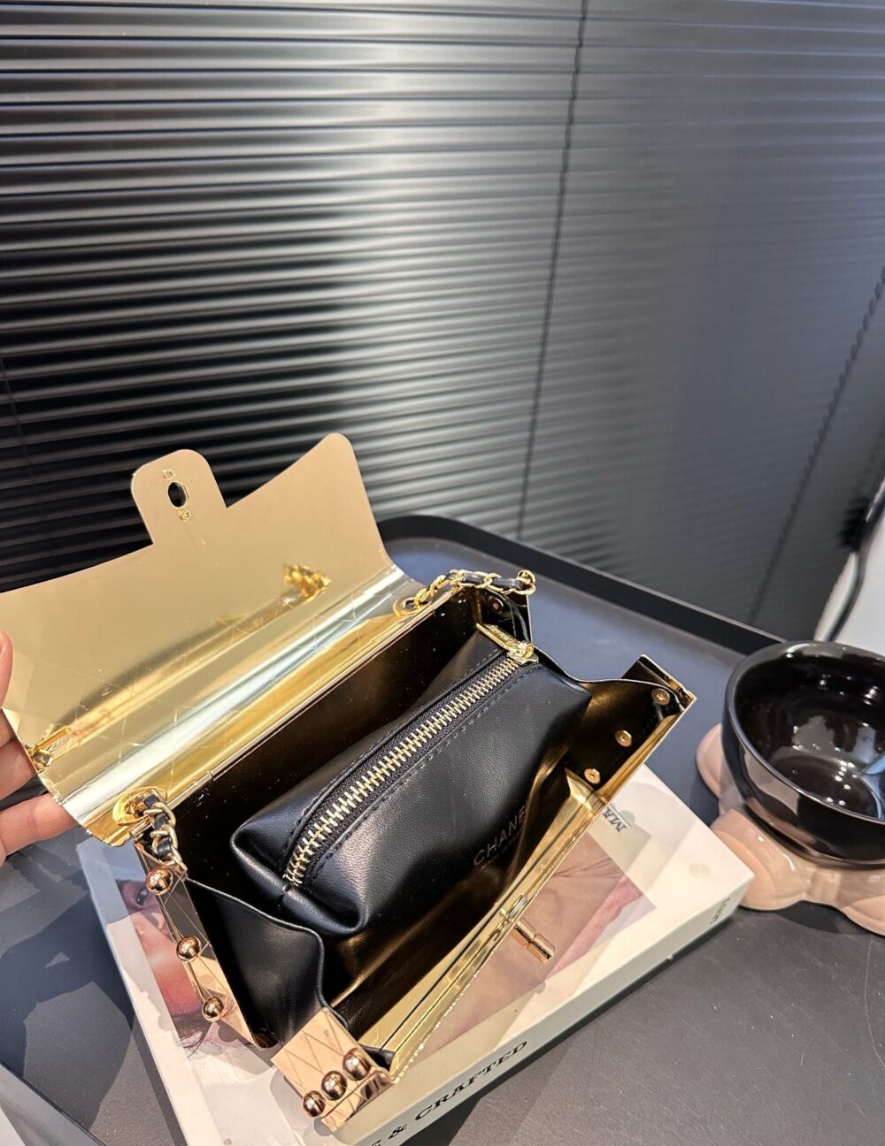 CHANEL FLAP BAG GOLD METAL 18CM - Image 2