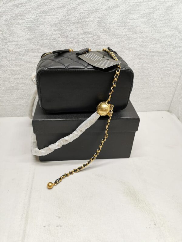 CHANEL PEARL CRUSH VANITY CASE WITH CHAIN IN BLACK 17CM - Image 6