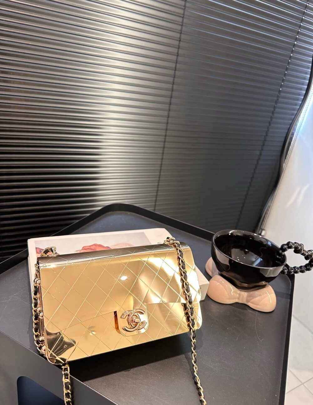 CHANEL FLAP BAG GOLD METAL 18CM - Image 10