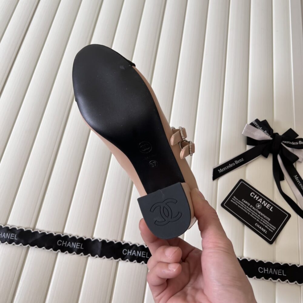 CHANEL MARY JANES AND GROSGRAIN PINK - Image 4