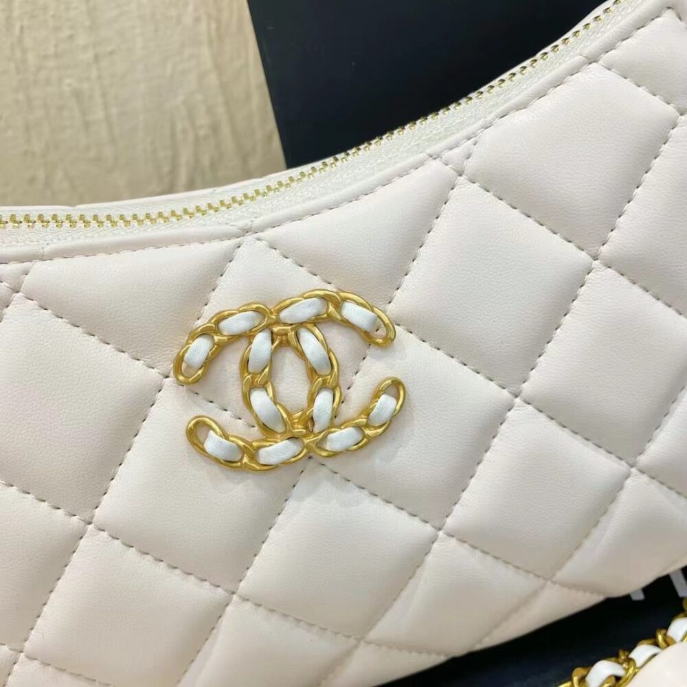 CHANEL CLUTCH WITH STRAP WHITE 24CM - Image 4