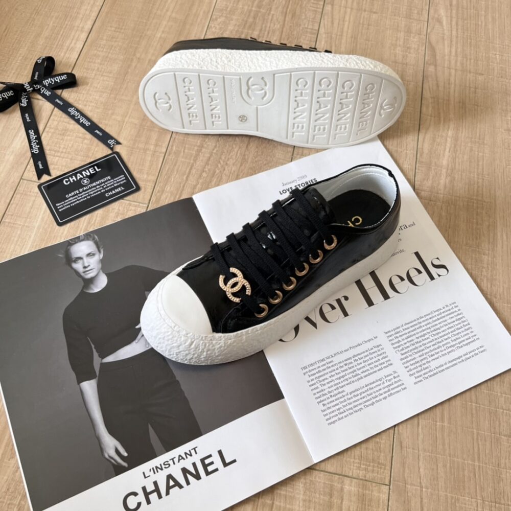 CHANEL WOMEN'S SNEAKER CC TRAINERS IN BLACK - Image 8