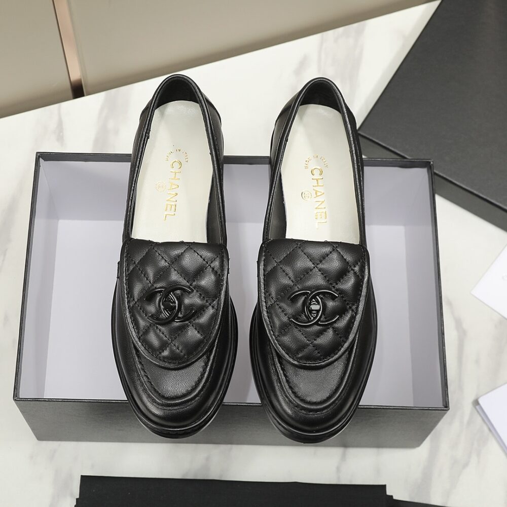 CHANEL CC NIB TURNLOCK MOCCASINS FLAT LOAFERS BLACK - Image 7