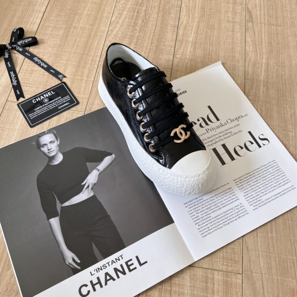 CHANEL WOMEN'S SNEAKER CC TRAINERS IN BLACK - Image 4
