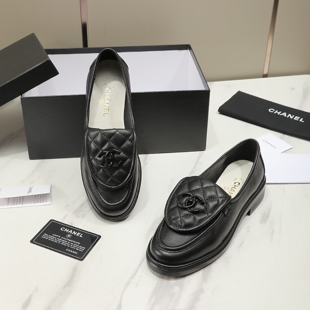 CHANEL CC NIB TURNLOCK MOCCASINS FLAT LOAFERS BLACK - Image 3