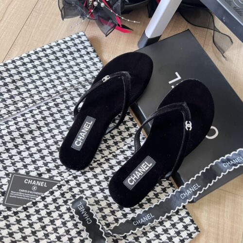 Alternative view of Chanel Thongs Slipper Velvet In Black G45716 B16716 94305