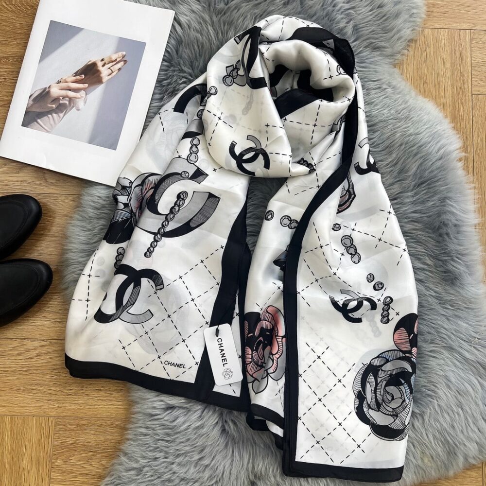 CHANEL CC WITH PINK FLOWER SQUARE SCARF WHITE 90CM - Image 2