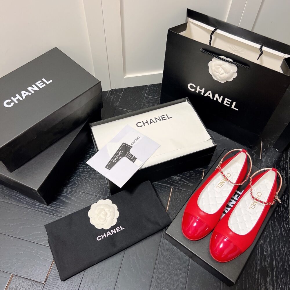 CHANEL INTERLOCKING CC LOGO BALLET FLATS RED - Image 10