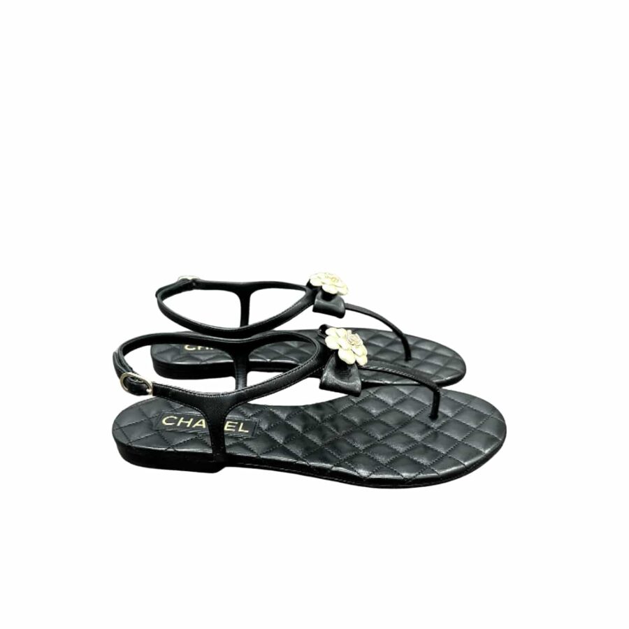 CHANEL BLACK QUILTED LEATHER WITH WHITE CAMELLIA CC LOGO SANDALS G45258 X01000 94305