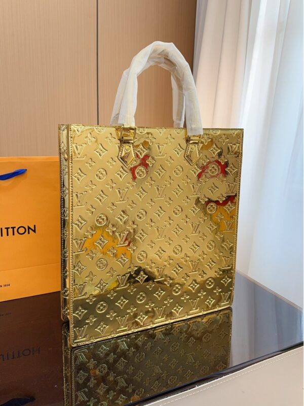 LOUIS VUITTON SAC PLAT TOTE MONOGRAM MIROIR GOLD 36CM - Image 3