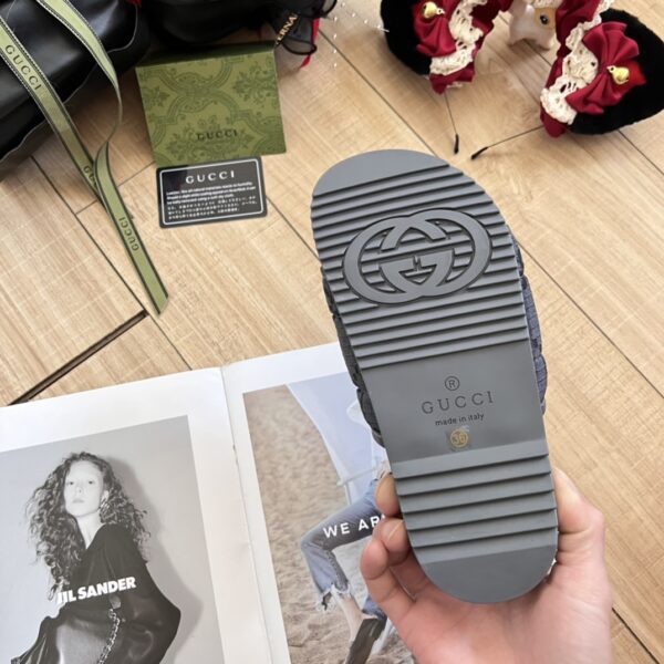 GUCCI GG HORIZONTAL STRAP SANDALS WITH TAG IN GREY - Image 8