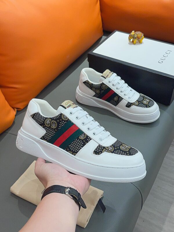 GUCCI SCREENER GG HIGH TOP SNEAKER IN WHITE AND BLACK - Image 3