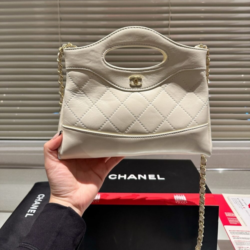 CHANEL 24C MINI 31 CLUTCH WITH CHAIN SHINY WHITE 24CM - Image 2
