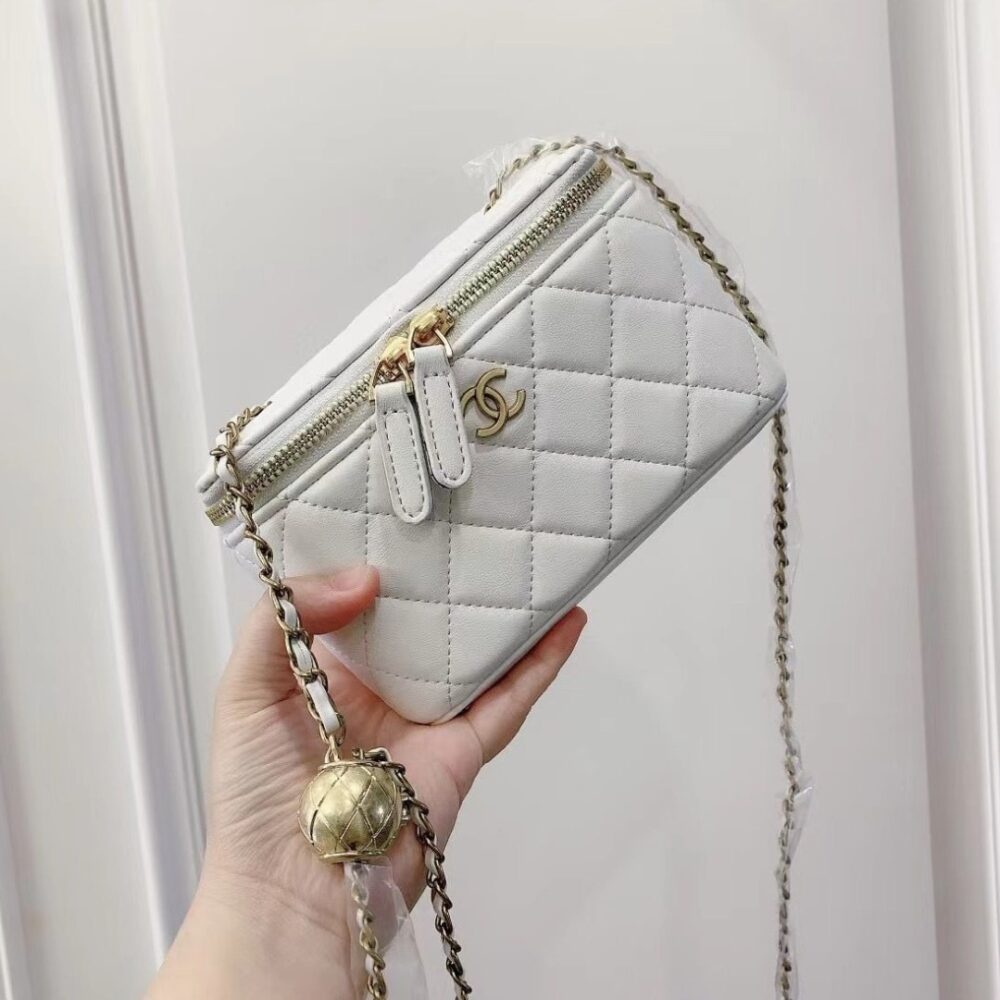 CHANEL PEARL CRUSH VANITY CASE WITH CHAIN IN WHITE 17CM - Image 2