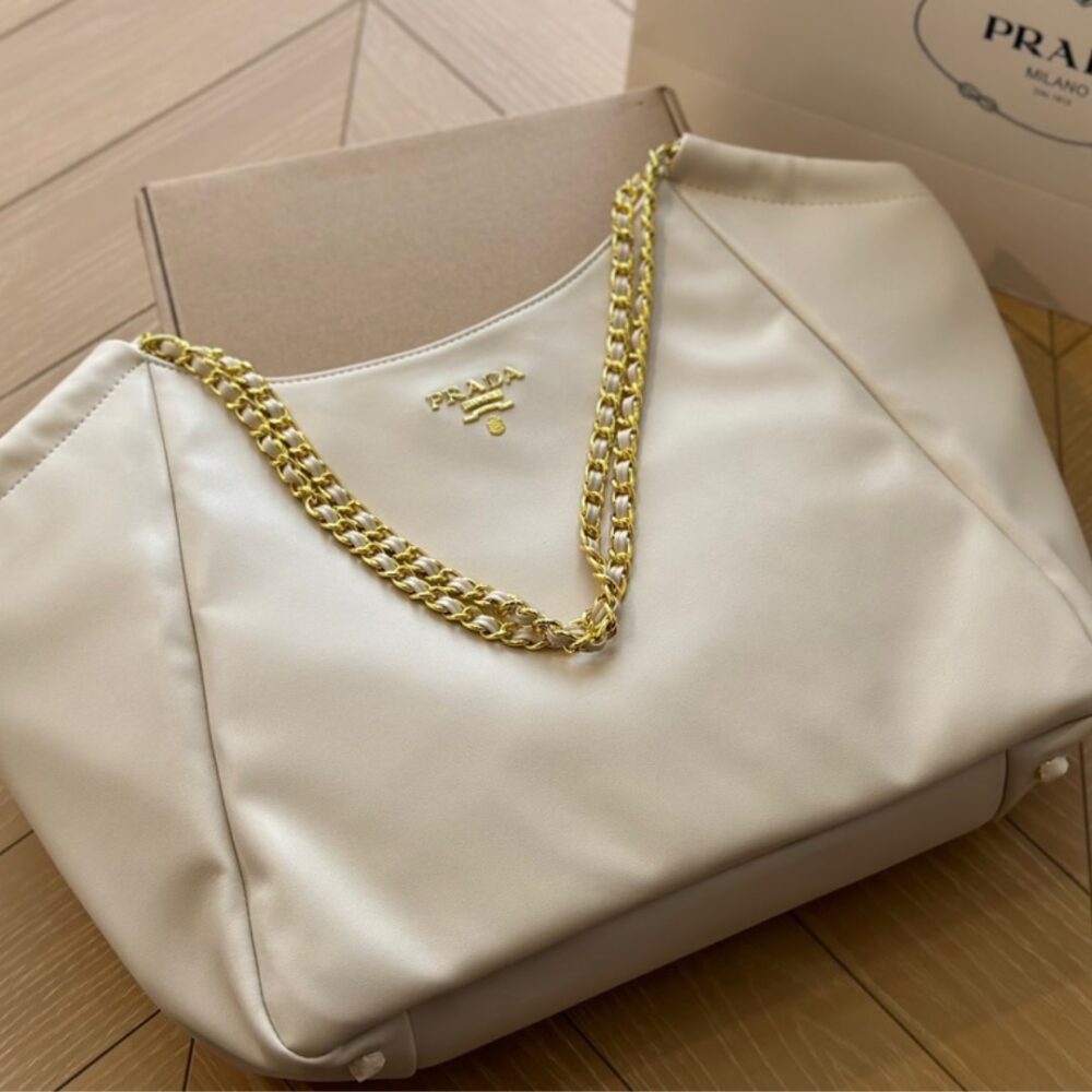 PRADA POMICE SOFT LEATHER CHAIN TOTE BAG WHITE 38CM - Image 2