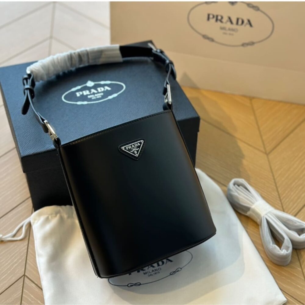 PRADA SPAZZOLATO BUCKET BAG BLACK 17CM - Image 2