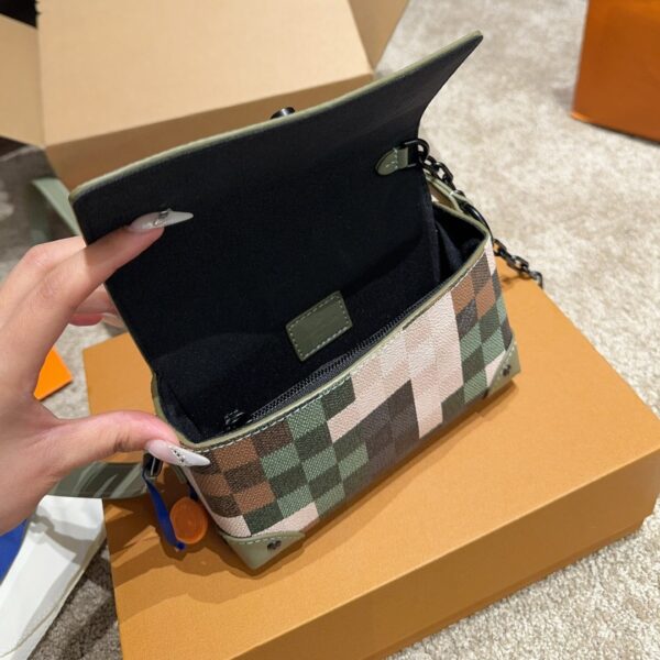 LOUIS VUITTON STEAMER WEARABLE WALLET DAMIER GREEN 17CM M83172 - Image 2