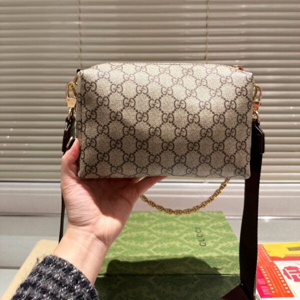 GUCCI COUNTER GG PRINTED SINGLE SHOULDER MESSENGER BAG 21CM - Image 2
