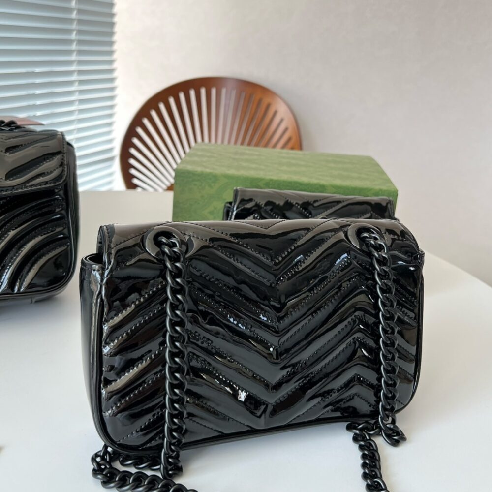 GUCCI GG MARMONT PATENT SUPER MINI BAG BLACK PATENT 476433 AACDE 1000 - Image 3