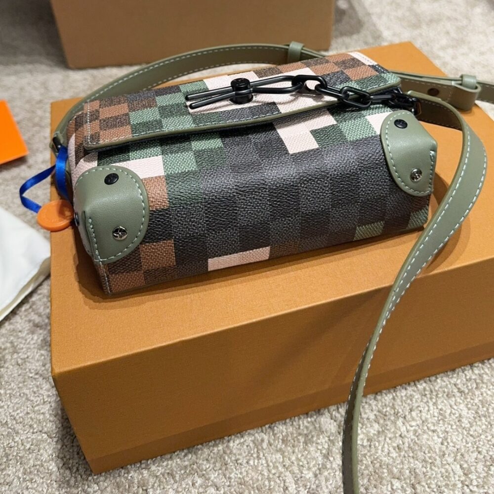 LOUIS VUITTON STEAMER WEARABLE WALLET DAMIER GREEN 17CM M83172 - Image 5