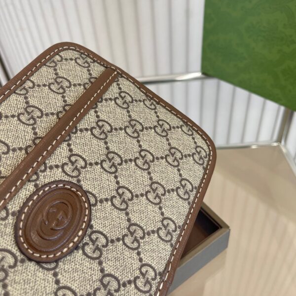GUCCI MINI BAG WITH INTERLOCKING G IN GG SUPREME BROWN 22CM - Image 5