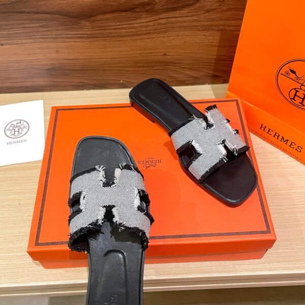 HERMES ORAN SANDAL BLACK H231095Z PN360 - Image 5