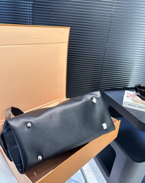 LOUIS VUITTON CARRYALL CARGO PM BAG BLACK 33CM M24861 - Image 5