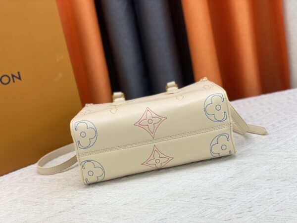 LOUIS VUITTON ONTHEGO PM HANDBAG BEIGE 25CM M46629 - Image 6