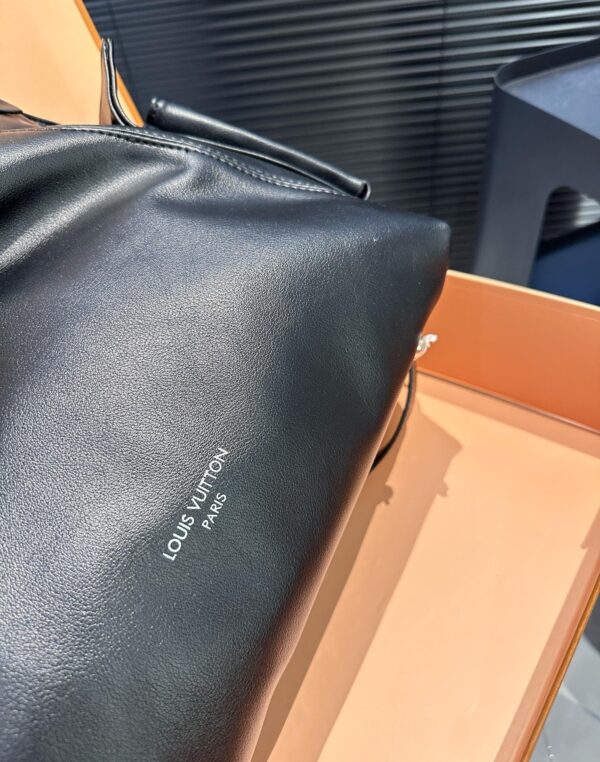 LOUIS VUITTON CARRYALL CARGO PM BAG BLACK 33CM M24861 - Image 7