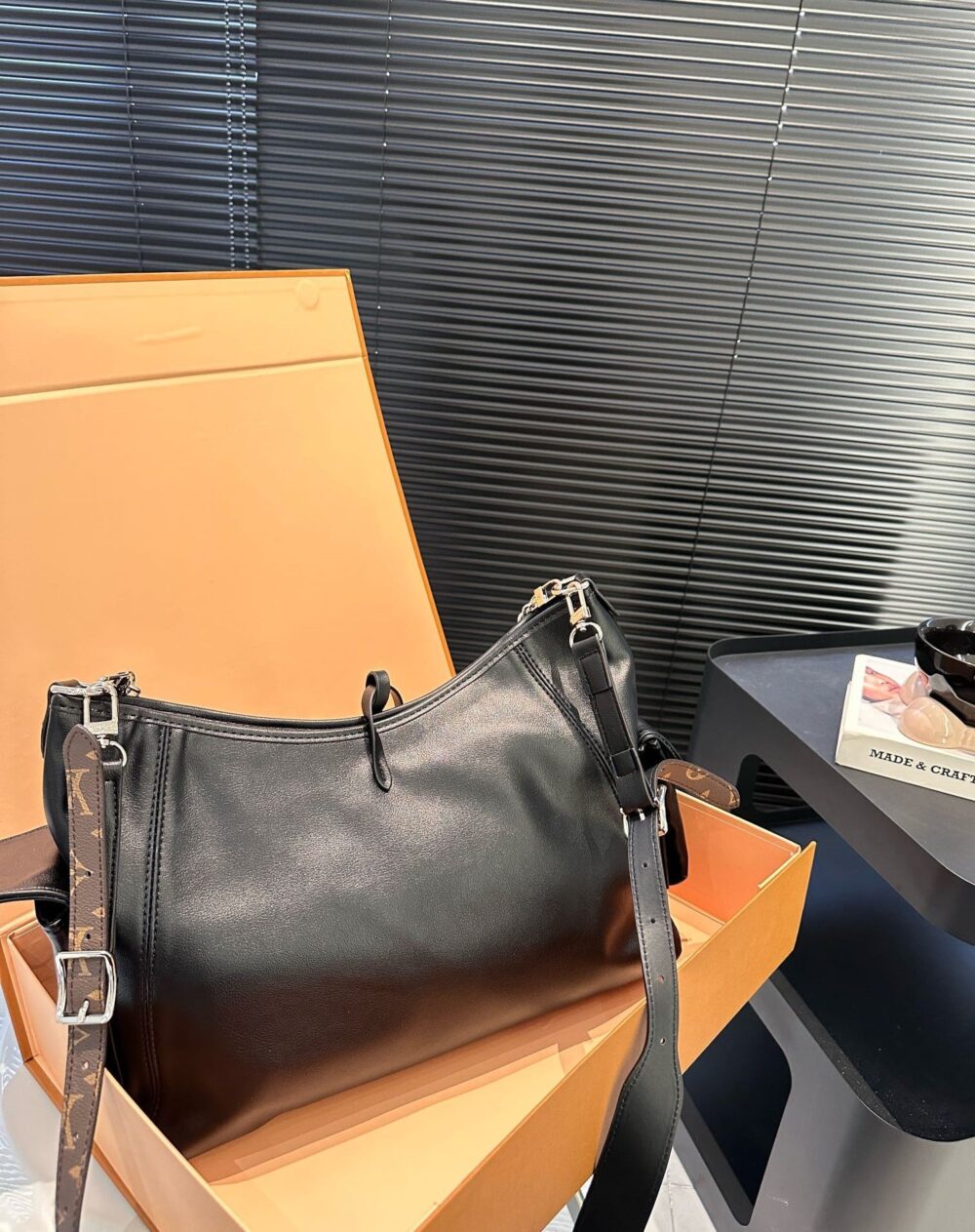 LOUIS VUITTON CARRYALL CARGO VIBE PM BAG BLACK 34CM M24861 - Image 8