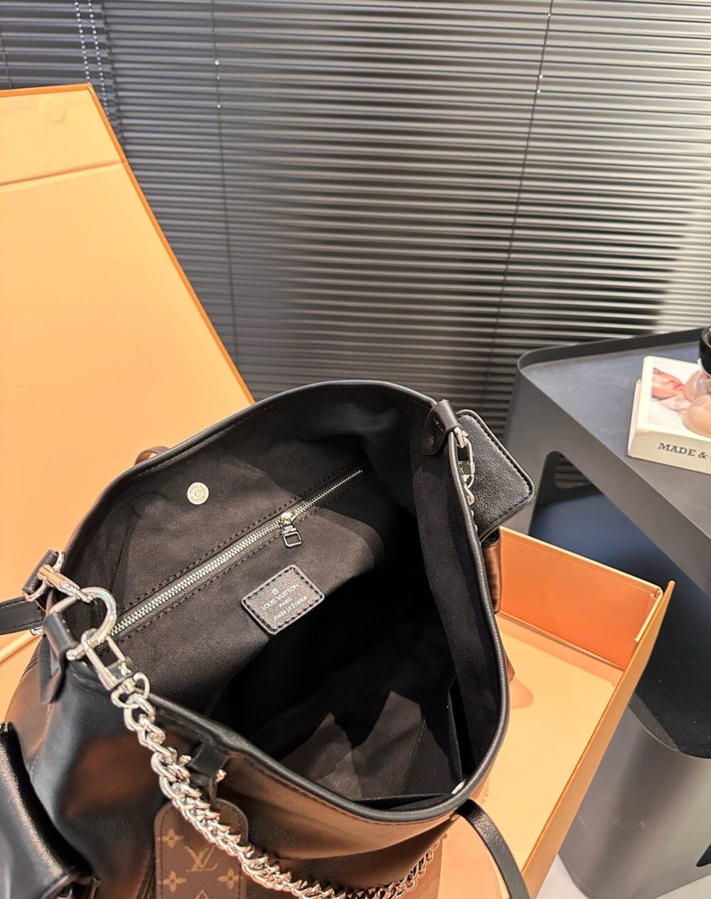 LOUIS VUITTON CARRYALL CARGO VIBE PM BAG BLACK 34CM M24861 - Image 10