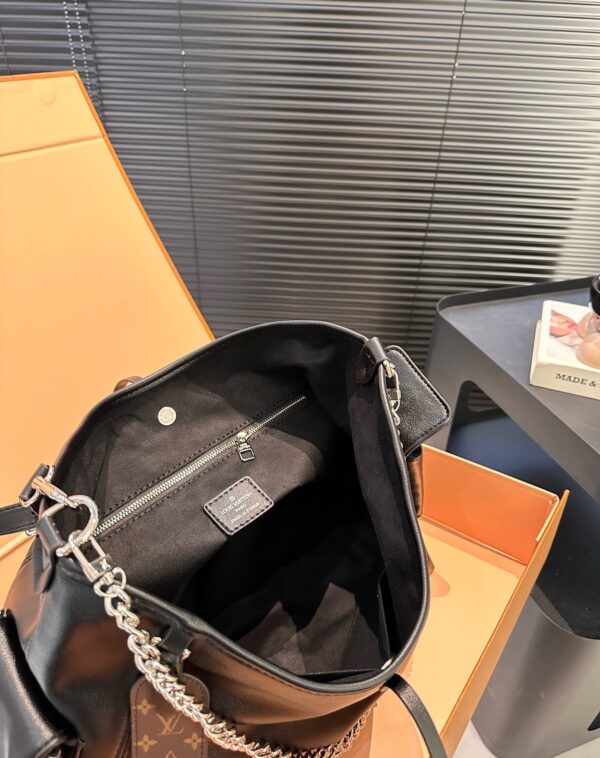 LOUIS VUITTON CARRYALL CARGO PM BAG BLACK 33CM M24861 - Image 10