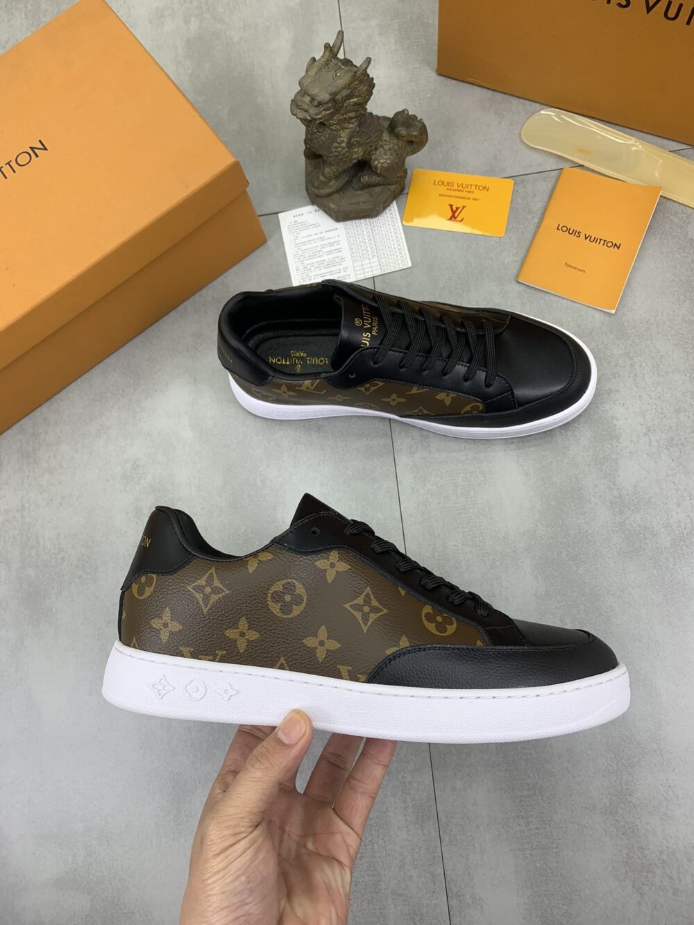 LOUIS VUITTON SNEAKER MONOGRAM PATTERN IN BROWN - Image 6