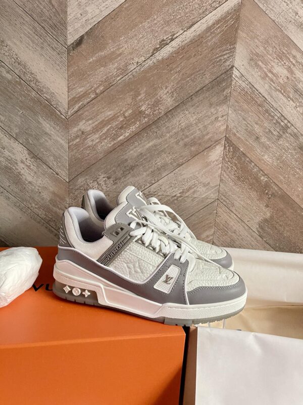 LOUIS VUITTON LV TRAINER SNEAKER GREY WHITE 1A8KBA - Image 6