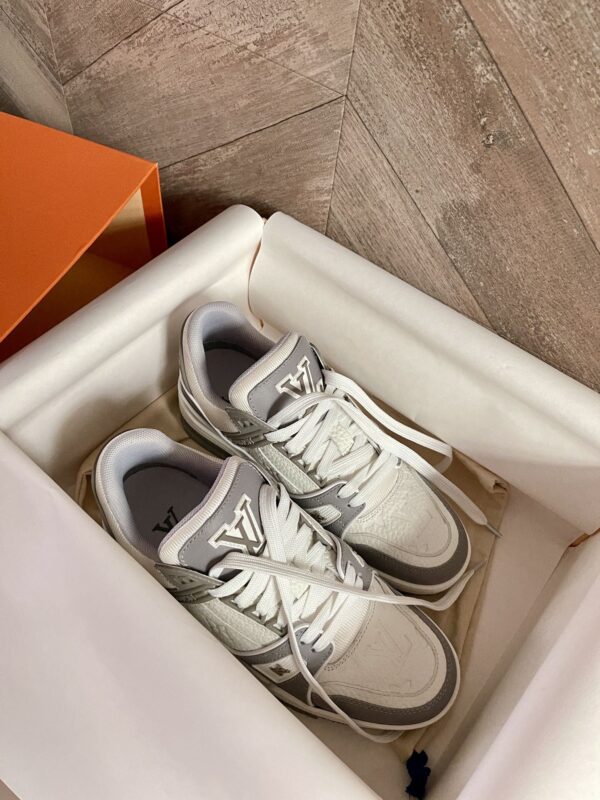 LOUIS VUITTON LV TRAINER SNEAKER GREY WHITE 1A8KBA - Image 5