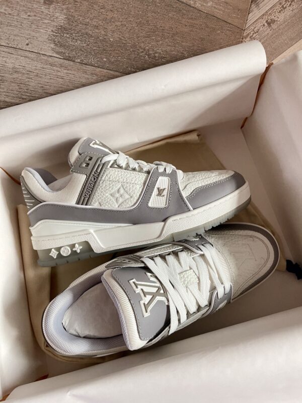 LOUIS VUITTON LV TRAINER SNEAKER GREY WHITE 1A8KBA - Image 4