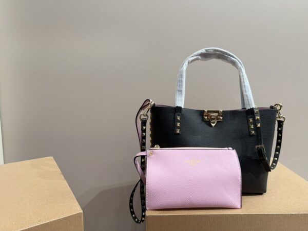 VALENTINO GARAVANI ROCKSTUD SMALL TOTE BAG BLACK 26CM - Image 2