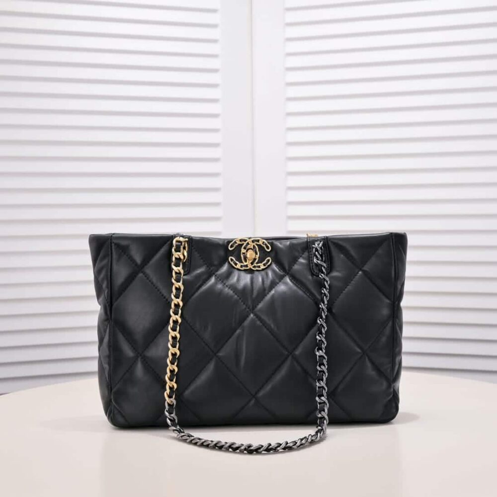 CHANEL QUILTED 19 EAST WEST SHOPPING BAG BLACK 36CM - Image 2