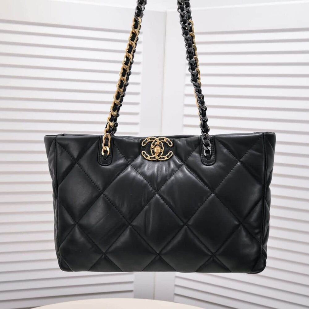 CHANEL QUILTED 19 EAST WEST SHOPPING BAG BLACK 36CM - Image 5