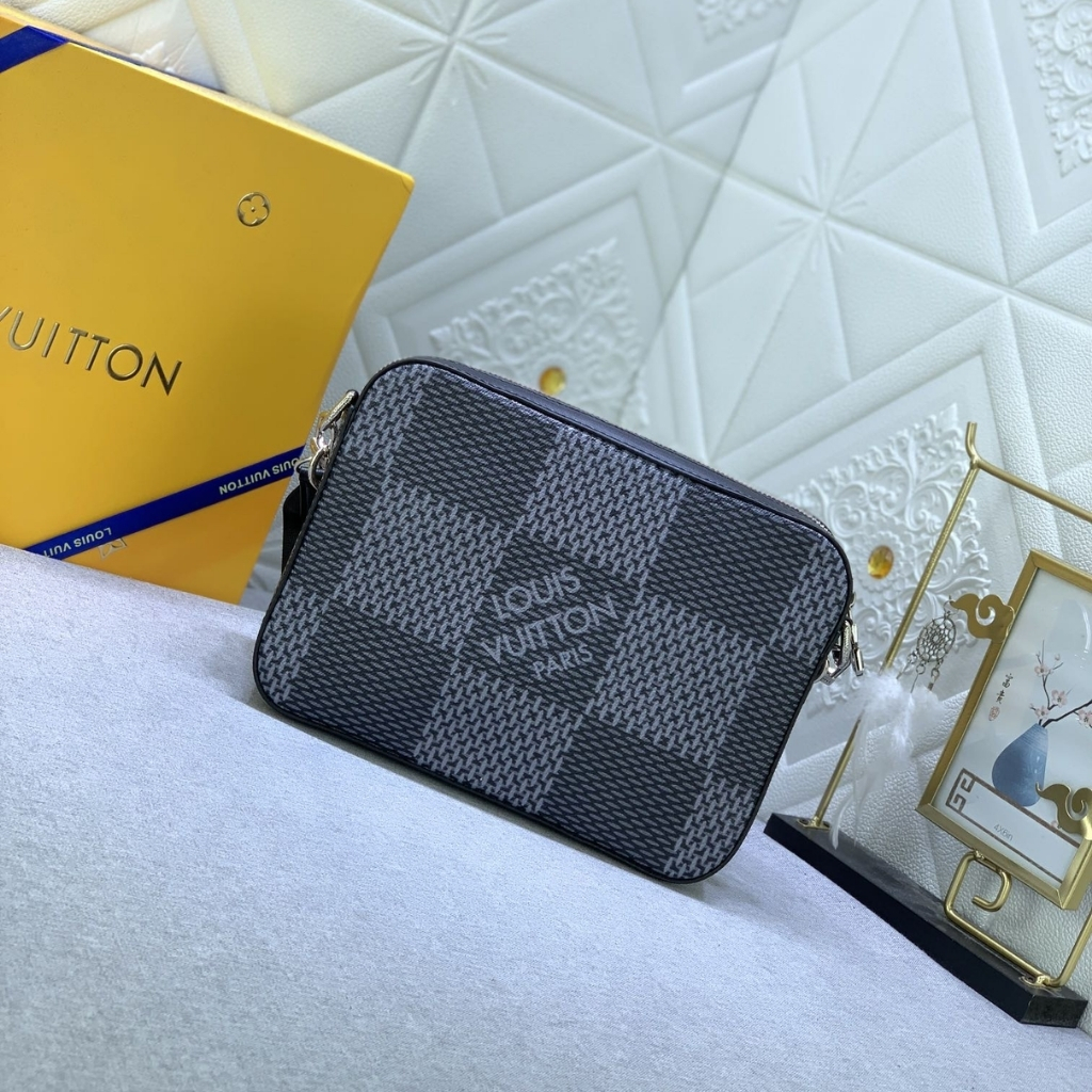 Louis Vuitton Trio Messenger Bag Damier Canvas Black 25Cm N50017 - Image 4