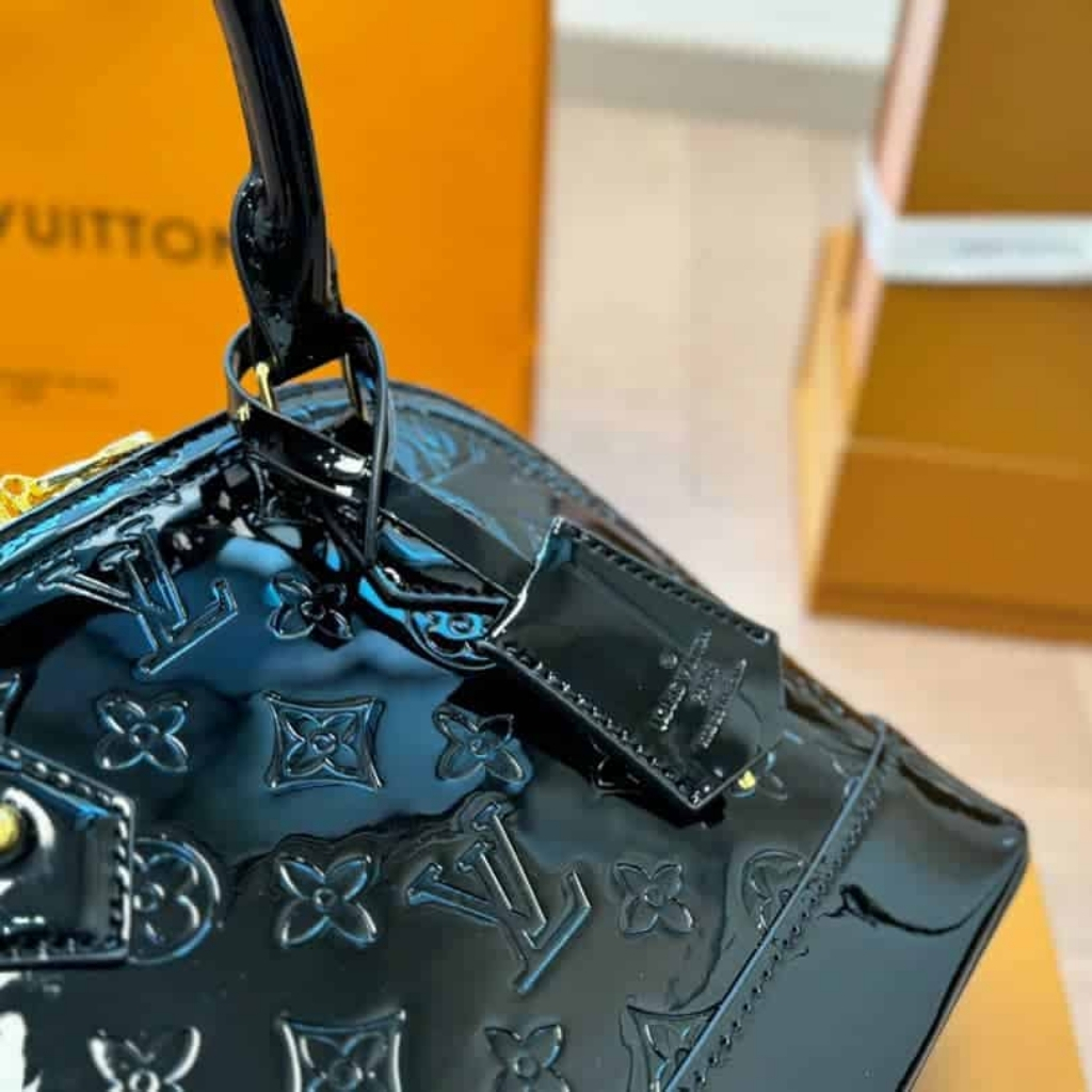 Louis Vuitton Alma BB Varnished Epi Leather Black 23Cm - Image 4