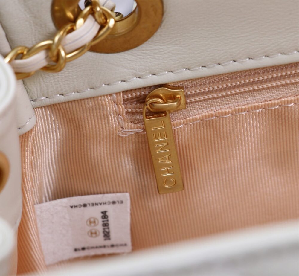 CHANEL MIX ACCORDION CC FLAP BAG QUILTED GLAZED LEATHER WHITE 23CM - Image 4