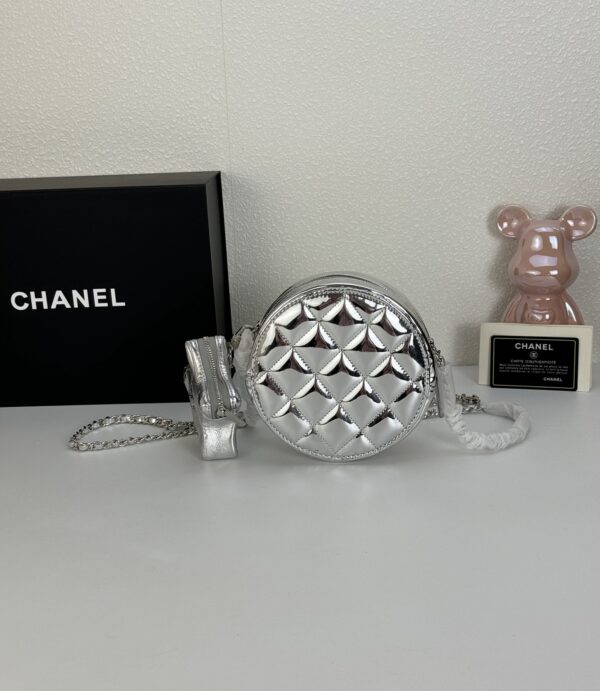 CHANEL ROUND WITH CHARM AND STAR COIN PURSE METALLIC SILVER 15CM - Image 7