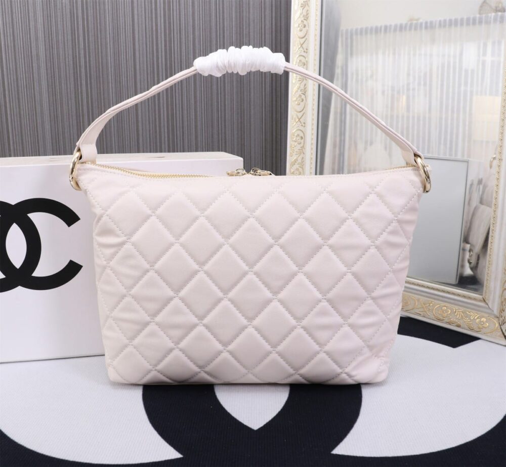 CHANEL MAXI HOBO BAG BLACK LEATHER AND GOLD TONE METAL WHITE 28CM AS4339 - Image 9