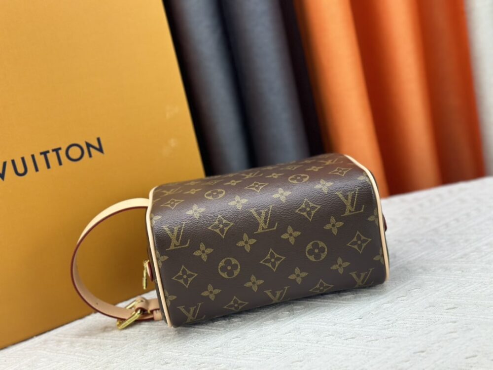 LOUIS VUITTON TROUSSE TOILETTE LOCKER DOPP KIT 23CM M83112 - Image 5