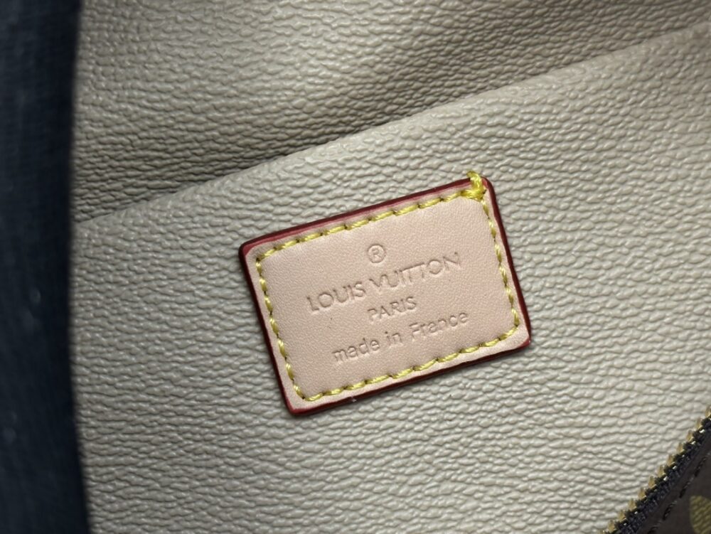 LOUIS VUITTON TROUSSE TOILETTE LOCKER DOPP KIT 23CM M83112 - Image 9